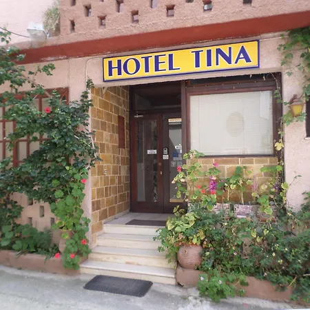 Tina Готель