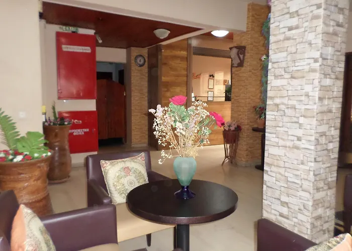 Tina * Hriszí Aktí Haniá