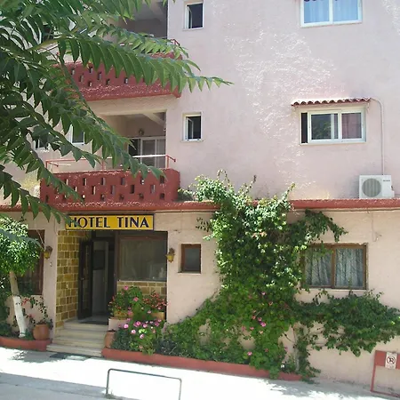 Hotel Tina *