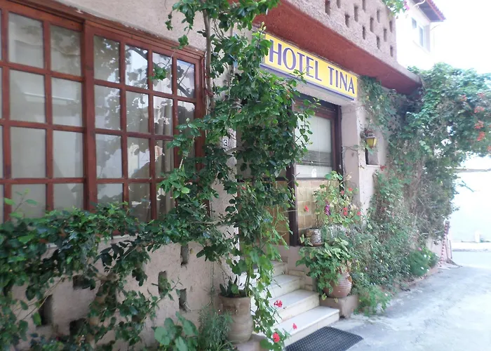 Tina Ξενοδοχείο *